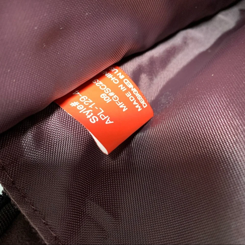 NWOT Solo 16” soft padded laptop case